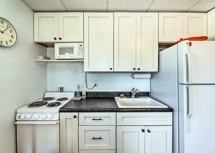Atlantic Beach Studio W/ Community Pool!